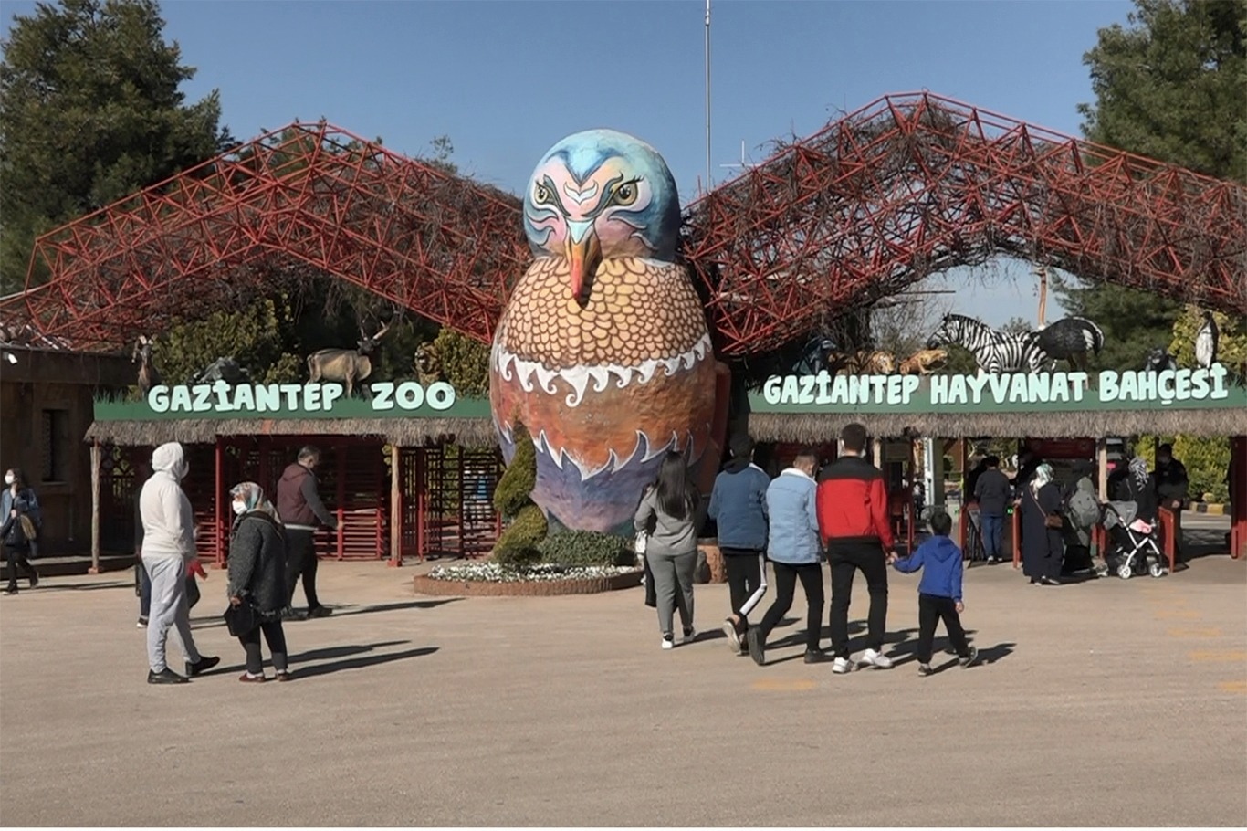 Ara tatilde Gaziantep Hayvanat Bahçesi’ne yoğun ilgi
